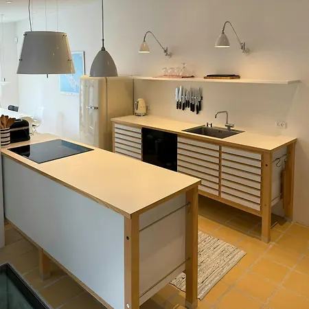 Town House With Sea View In Historic Hébergement de vacances *