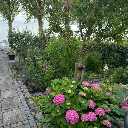 Town House With Sea View In Historic Hébergement de vacances Ærøskøbing