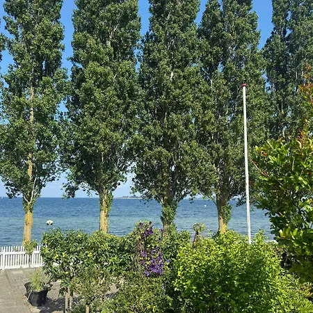 Town House With Sea View In Historic Hébergement de vacances