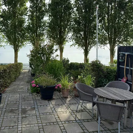 Town House With Sea View In Historic