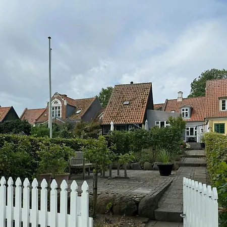 Town House With Sea View In Historic *