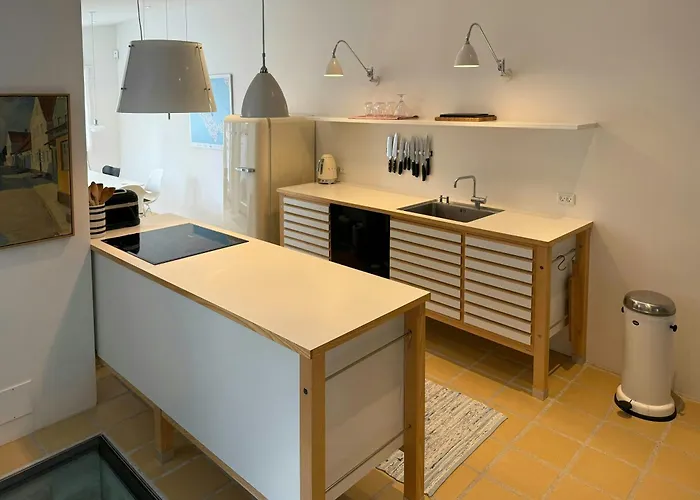 Town House With Sea View In Historic *