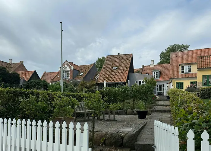 Town House With Sea View In Historic *